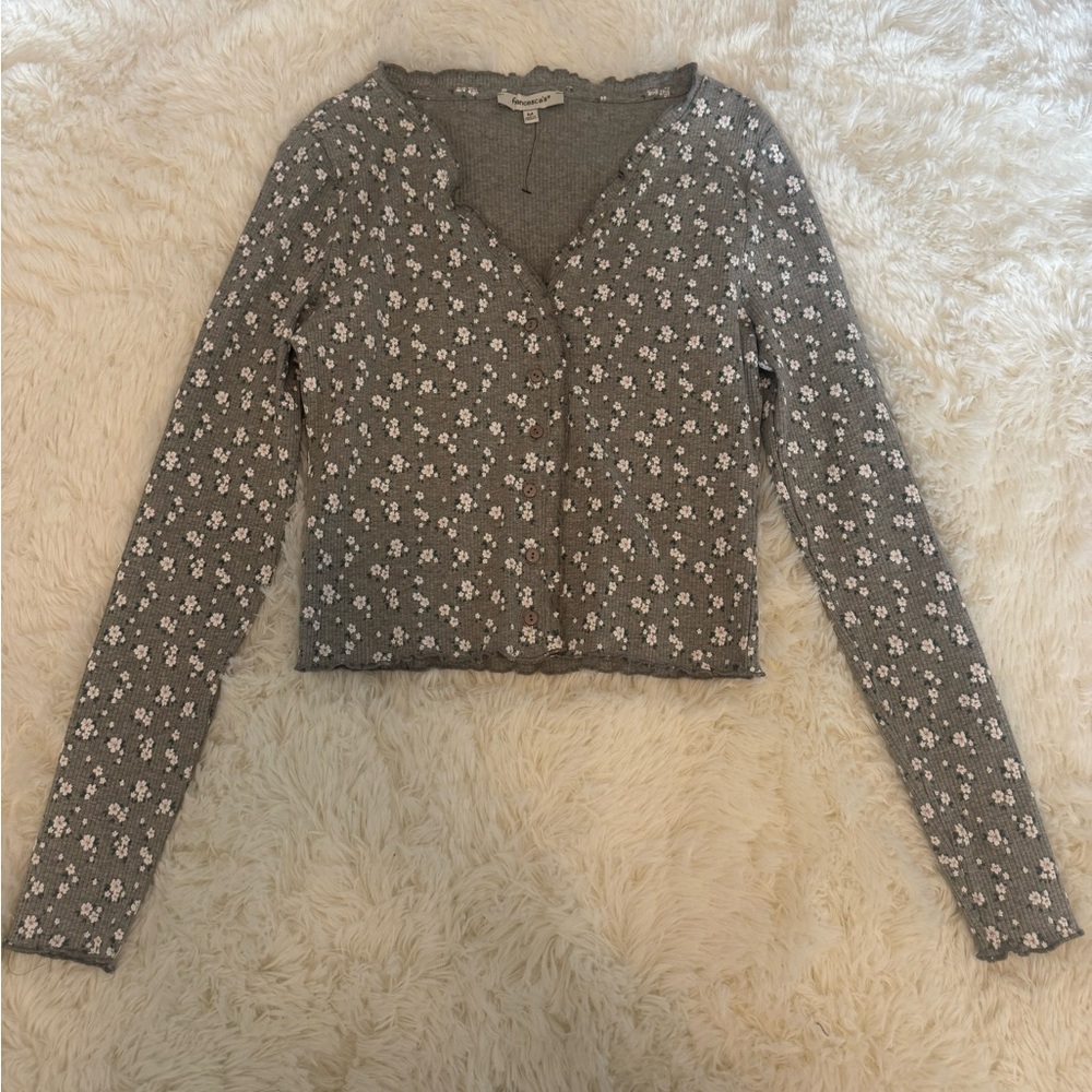 Francesca's Collections Gray Floral Button Down Shirt